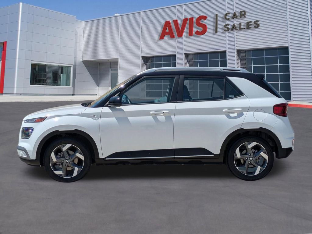 Used 2025 Hyundai Venue Limited FWD image 10