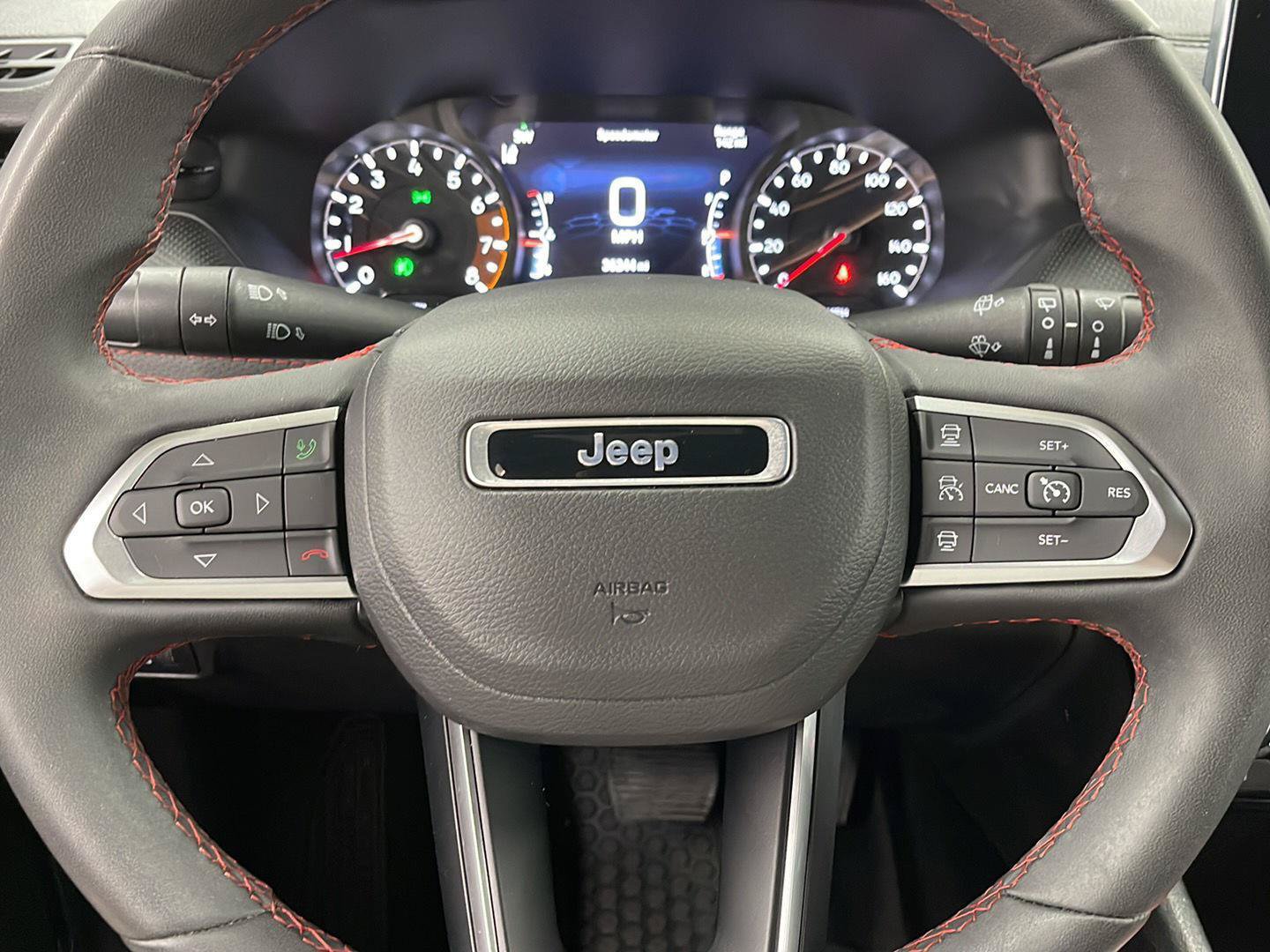 Used 2025 Jeep Compass Trailhawk AWD/4WD image 14