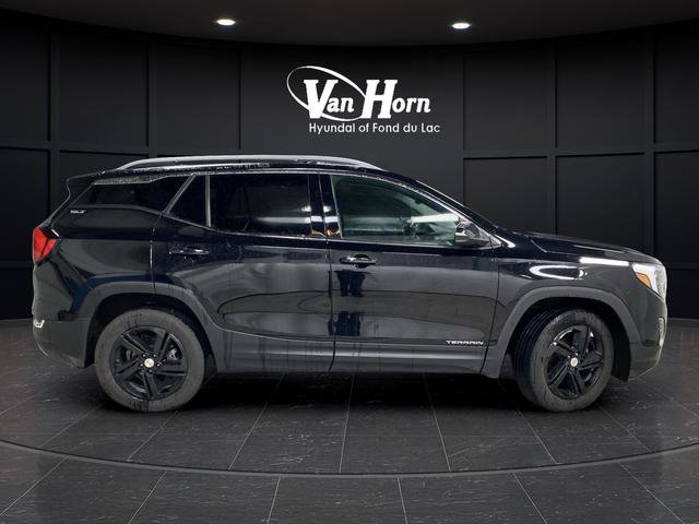 Used 2021 GMC Terrain SLT w/ Infotainment Package II AWD/4WD image 2