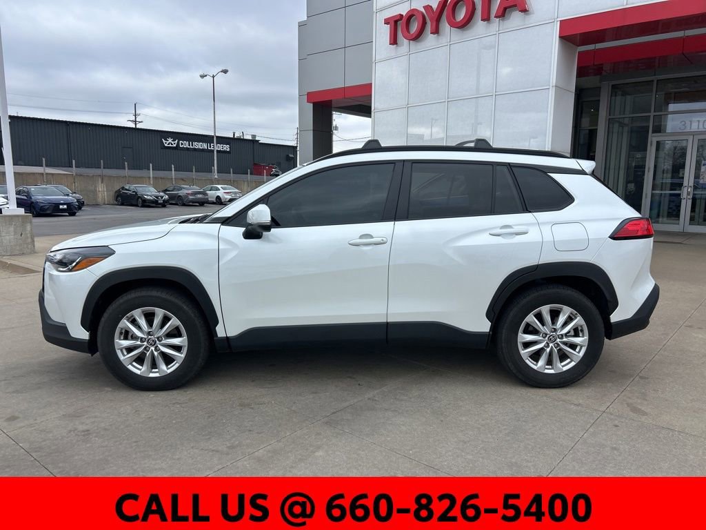 Used 2024 Toyota Corolla Cross LE w/ Moonroof Package image 10