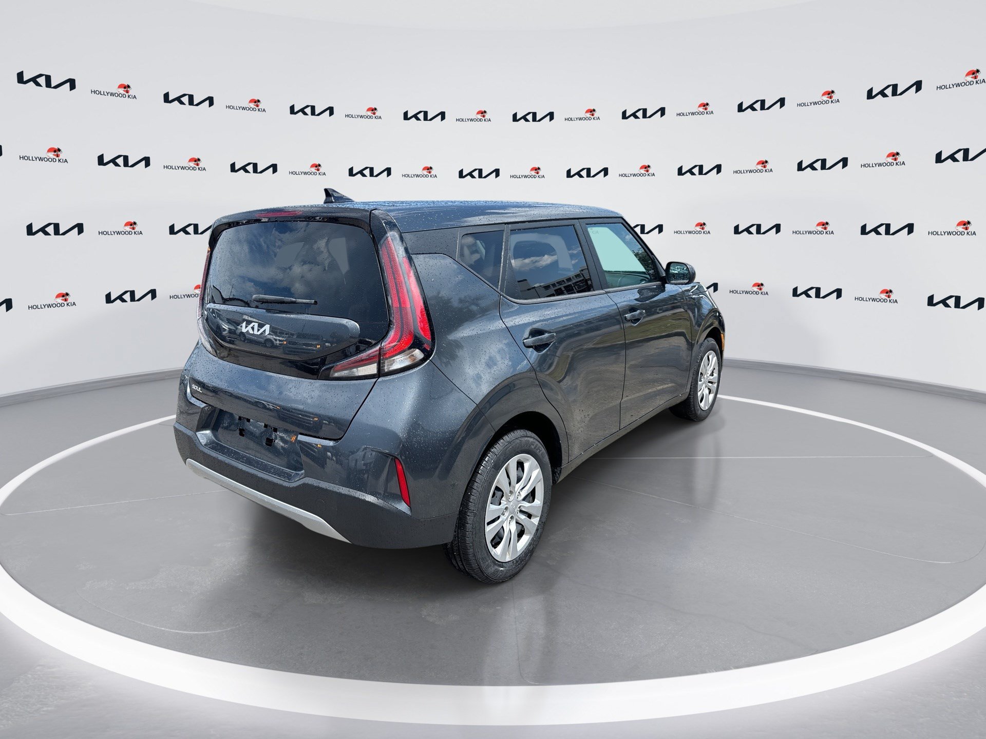Used 2025 Kia Soul LX FWD image 8