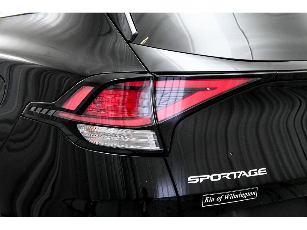 Used 2023 Kia Sportage LX image 23