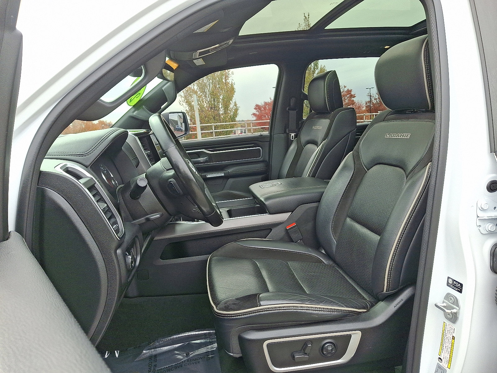 Certified 2021 RAM 1500 Laramie image 13