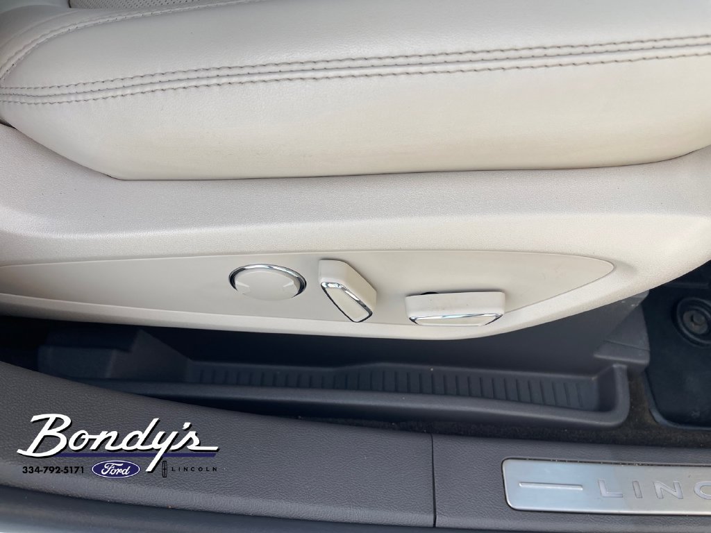Used 2019 Lincoln Nautilus Select FWD image 17