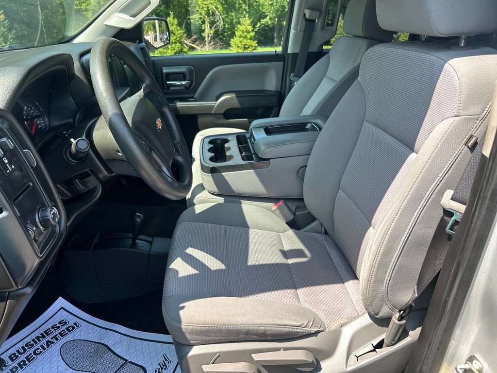 Used 2018 Chevrolet Silverado 1500 Custom w/ Custom Value Package AWD/4WD image 11