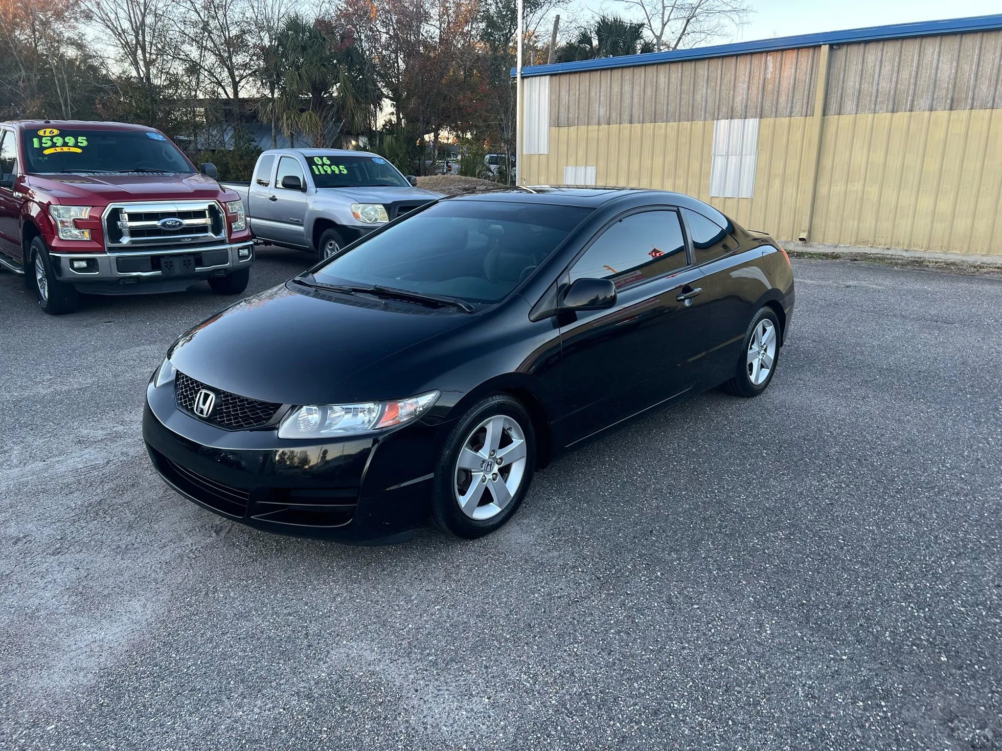 Used 2011 Honda Civic EX-L image 2