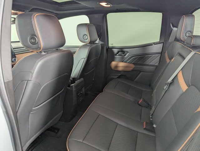 Used 2024 GMC Canyon AT4 w/ AT4 Premium Package image 24