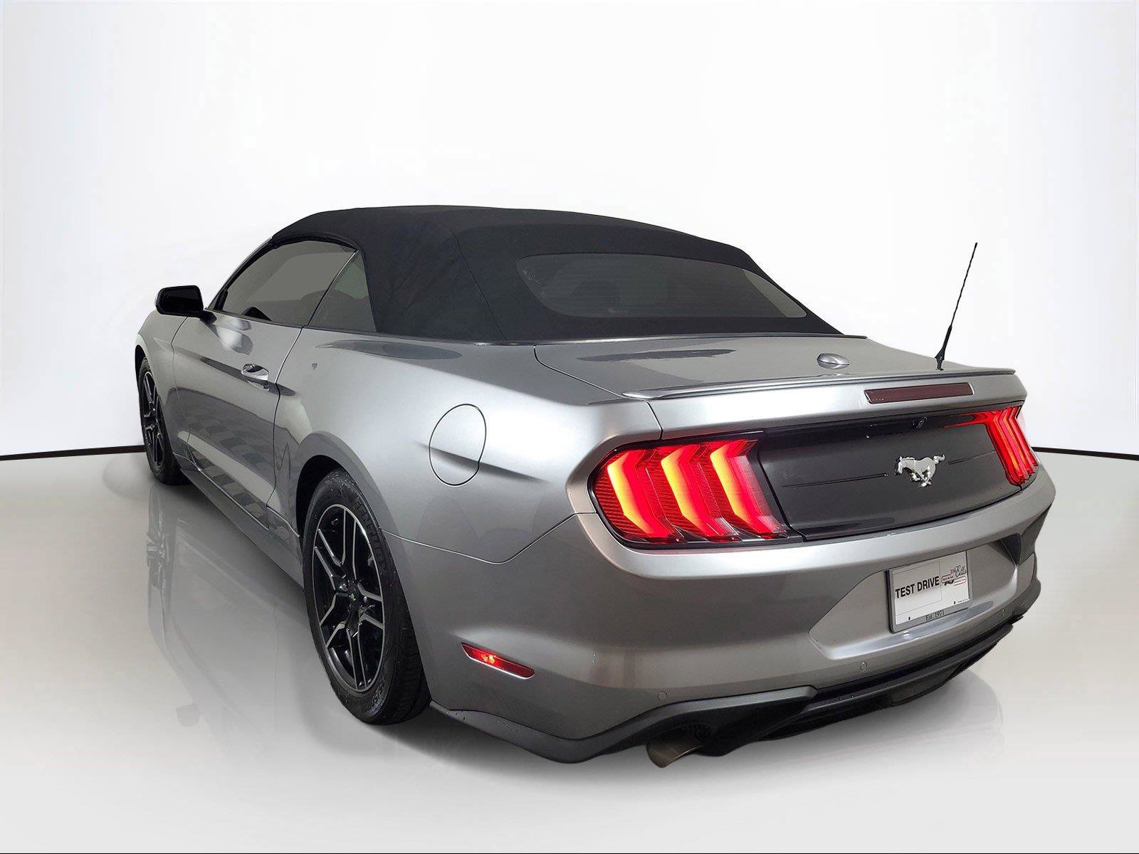 Used 2021 Ford Mustang Premium RWD image 4