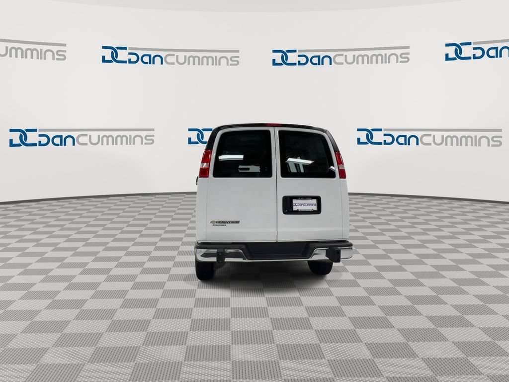 Used 2025 Chevrolet Express 2500 w/ Driver Convenience Package RWD image 7