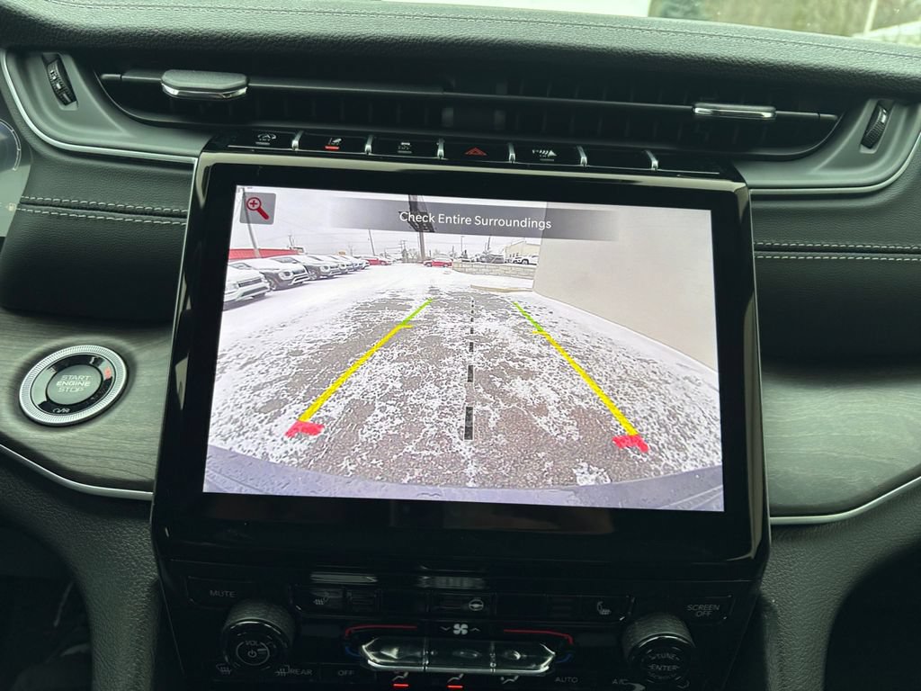 New 2025 Jeep Grand Cherokee Limited w/ Black Appearance Package AWD/4WD image 18