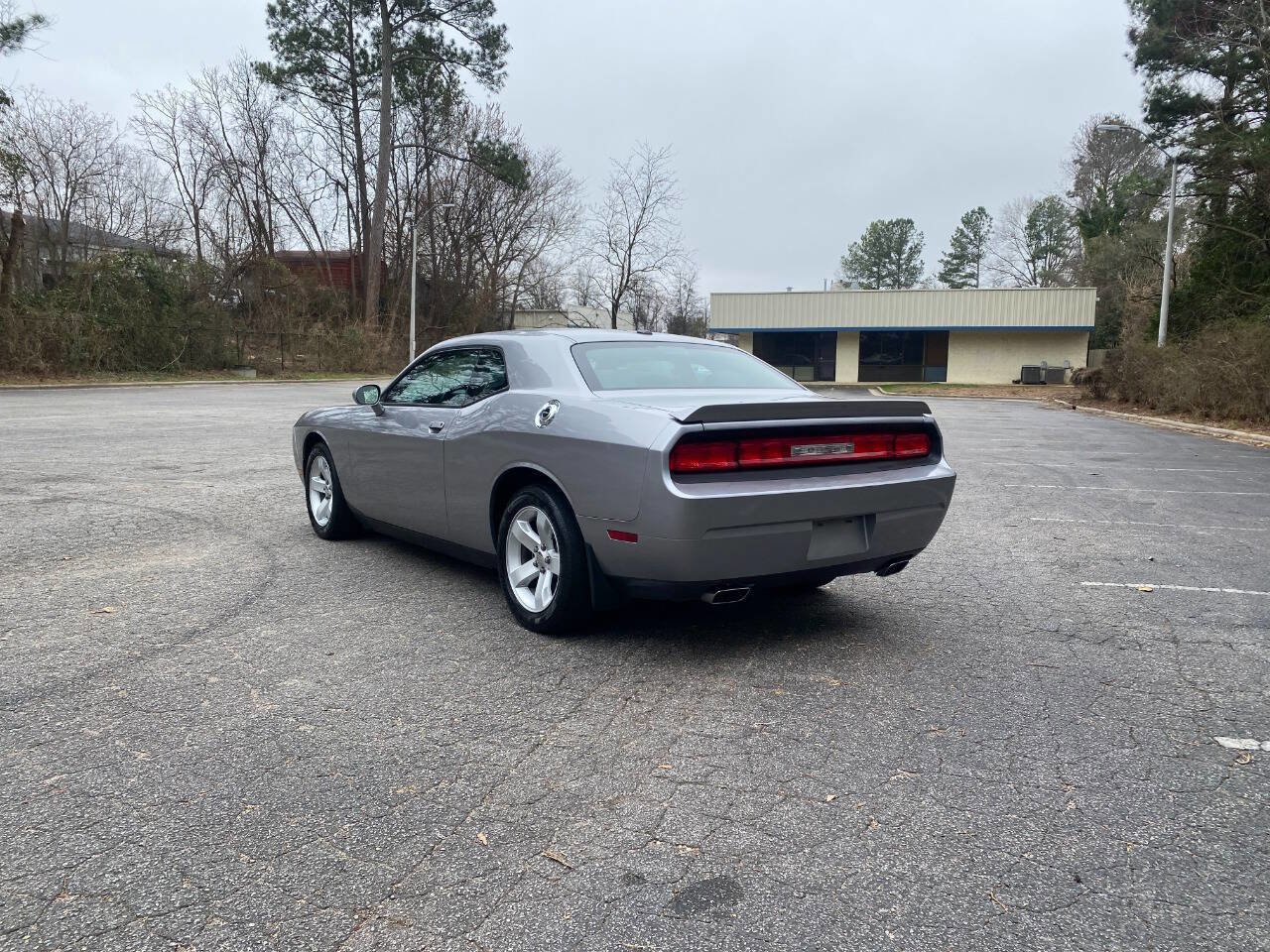 Used 2013 Dodge Challenger SXT RWD image 7