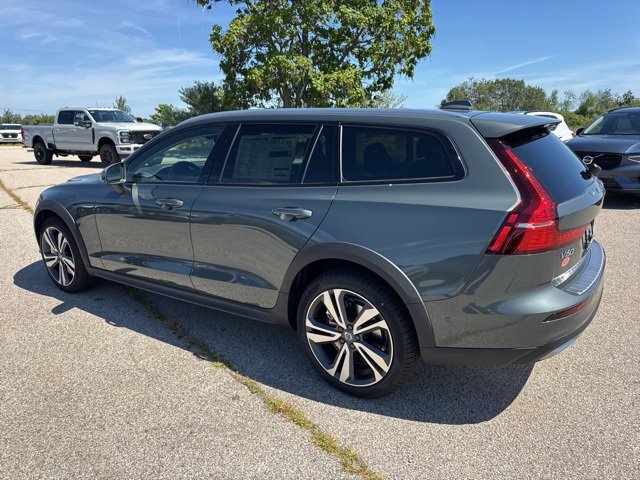 New 2026 Volvo V60 B5 Cross Country Plus w/ Protection Package Premier image 5
