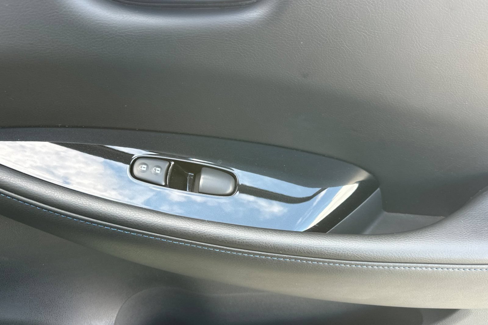 Used 2018 Nissan Leaf SL w/ SL Technology Package FWD image 22