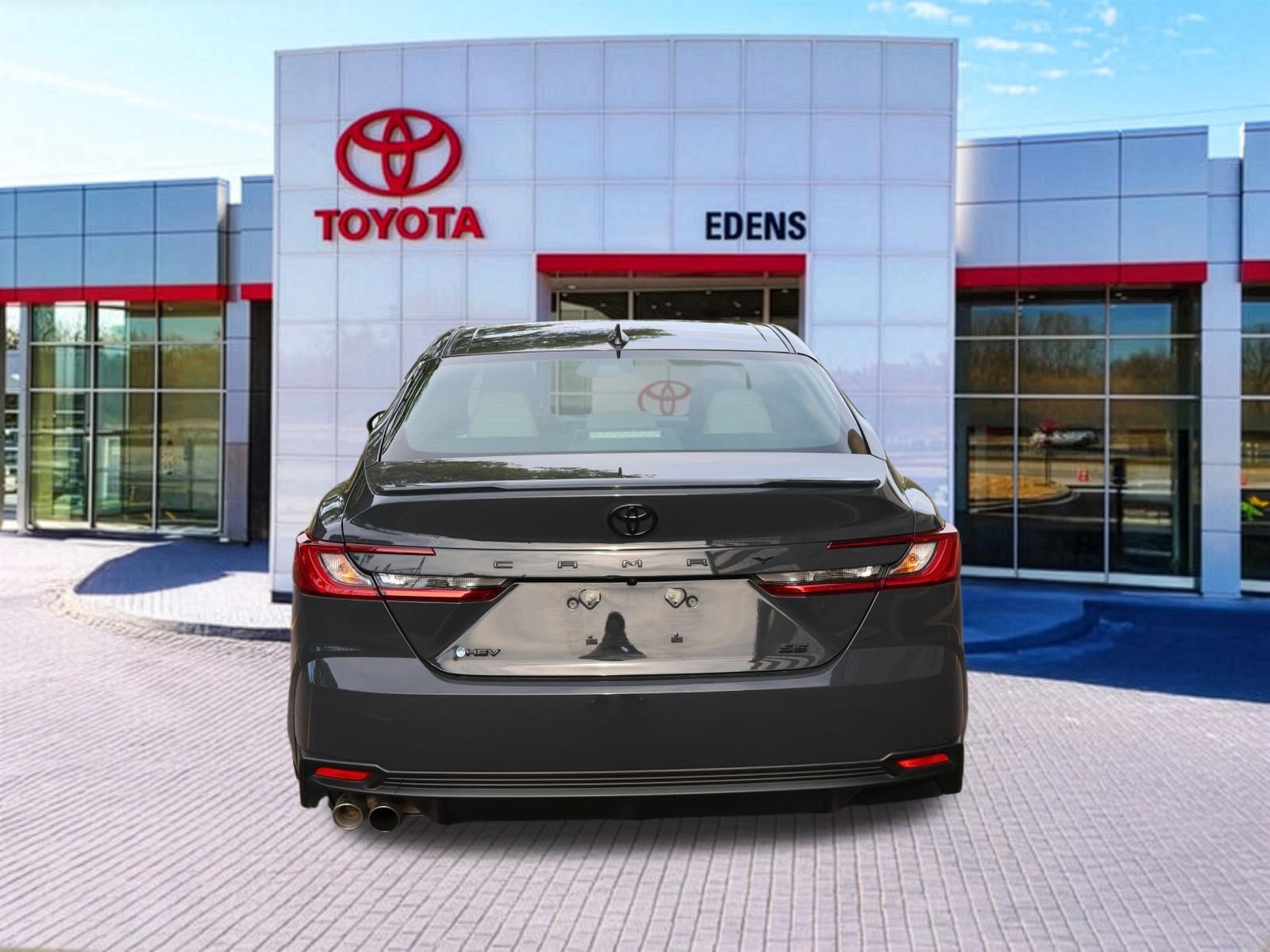 Certified 2025 Toyota Camry SE FWD image 4