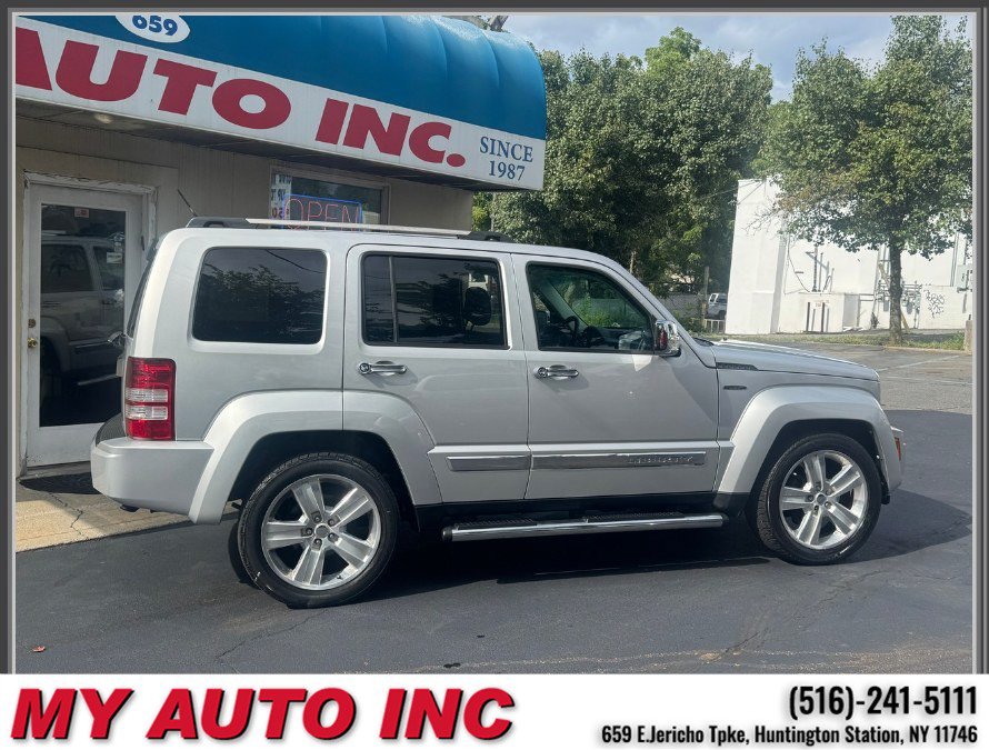 Used 2011 Jeep Liberty Sport AWD/4WD image 3