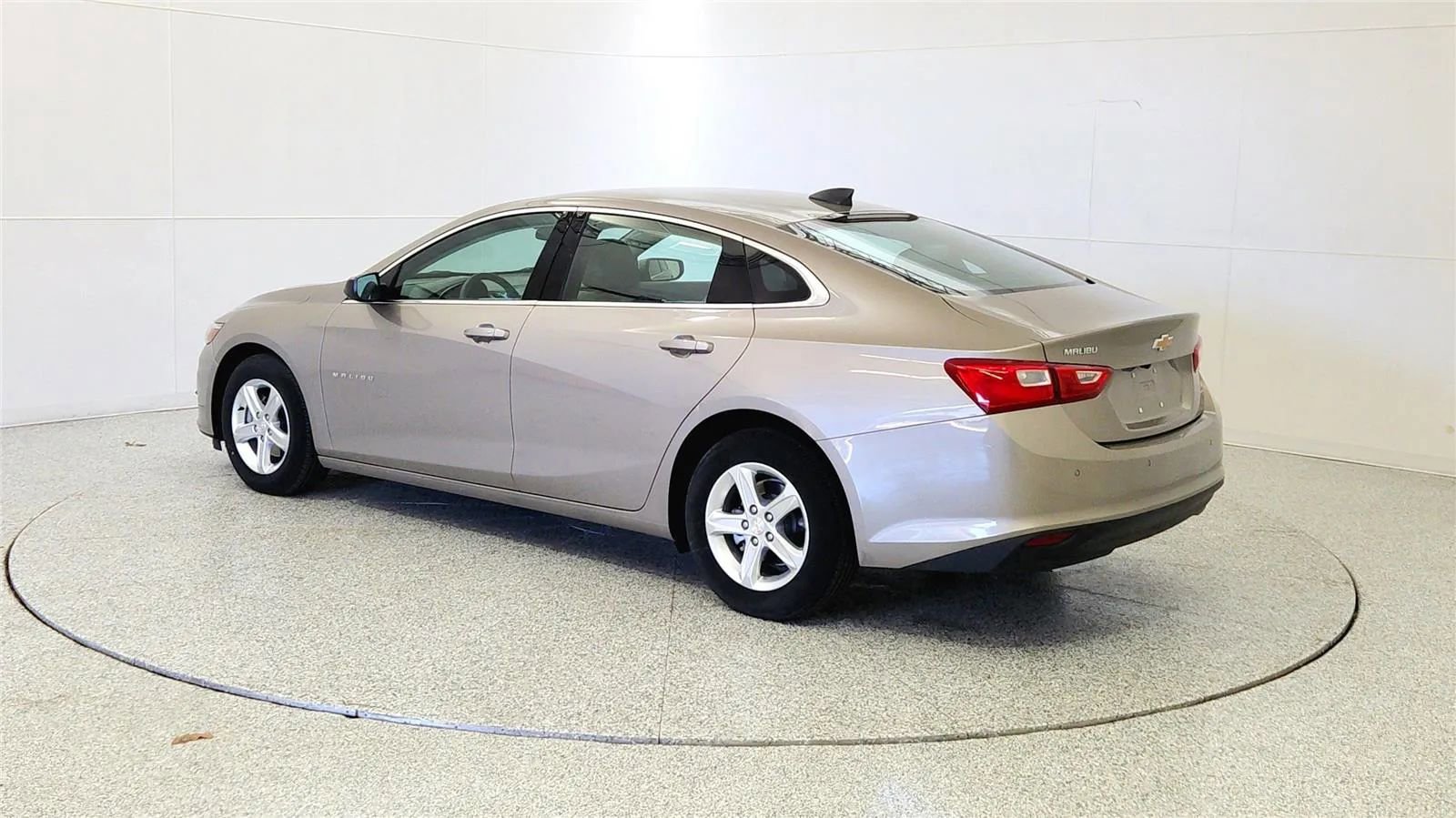 Used 2025 Chevrolet Malibu LS FWD image 5