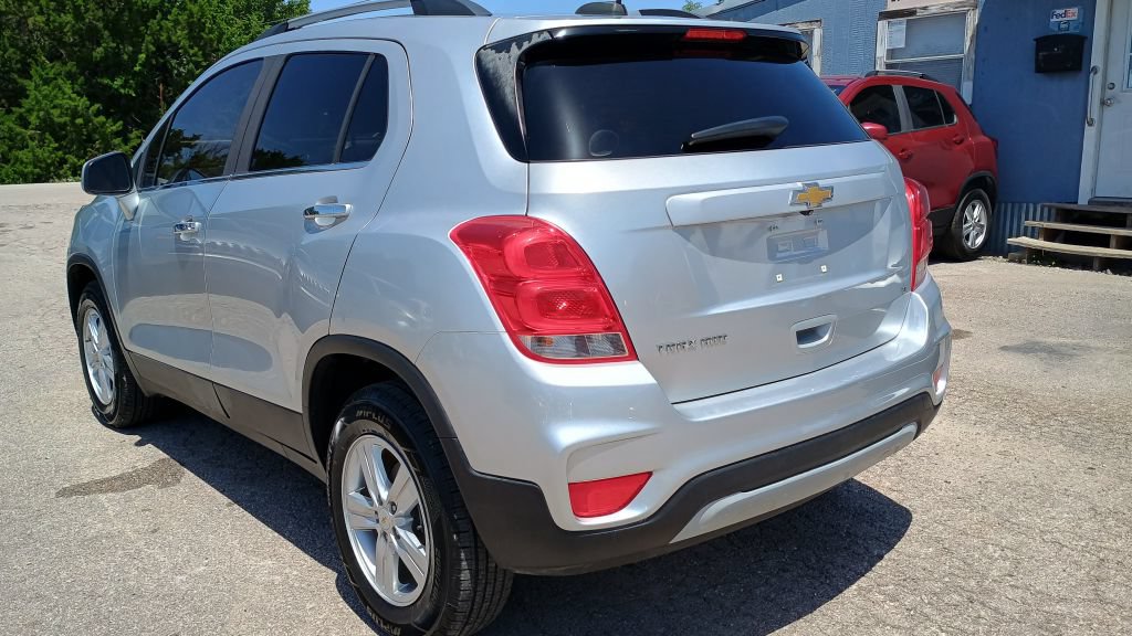Used 2019 Chevrolet Trax LT w/ LT Convenience Package AWD/4WD image 2
