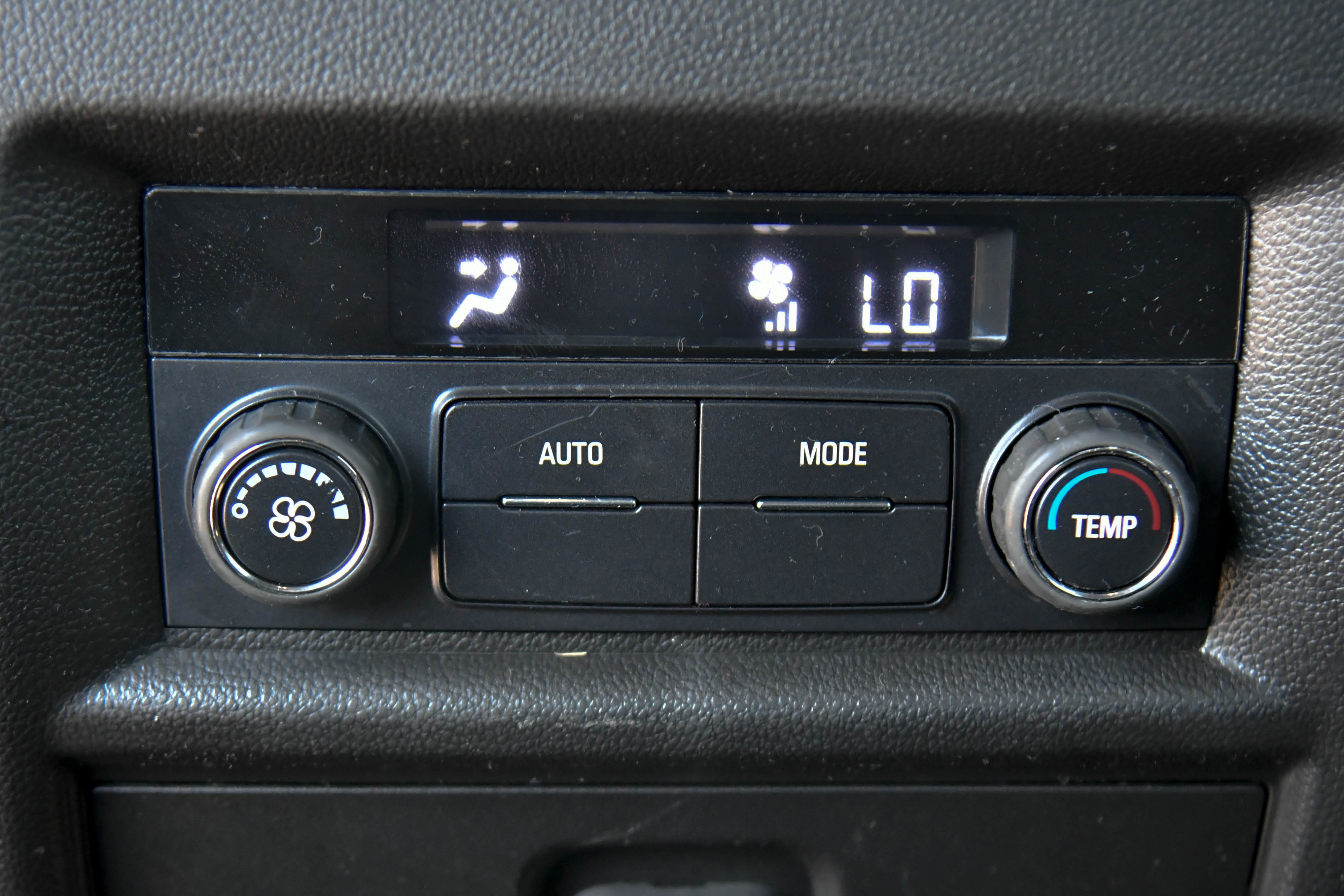 Used 2023 Chevrolet Traverse LT FWD image 42