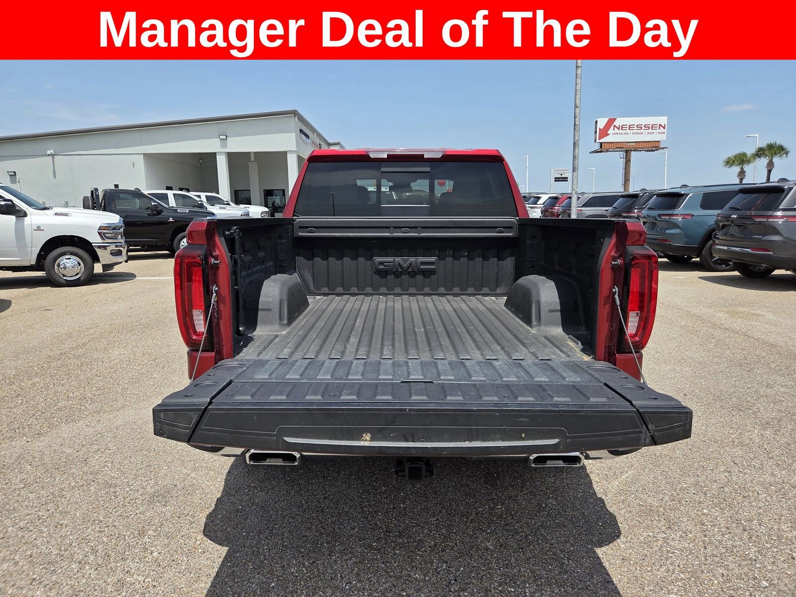 Used 2024 GMC Sierra 1500 SLT w/ SLT Premium Plus Package AWD/4WD image 26
