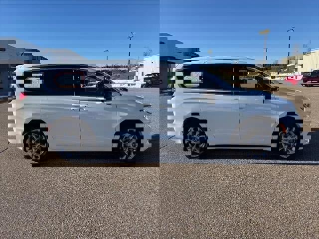 New 2026 Chrysler Pacifica Limited w/ Trailer Tow Group image 29