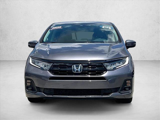 Used 2025 Honda Odyssey Touring image 3