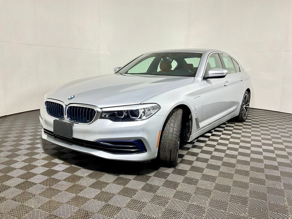 Used 2019 BMW 530e xDrive w/ Convenience Package AWD/4WD image 2