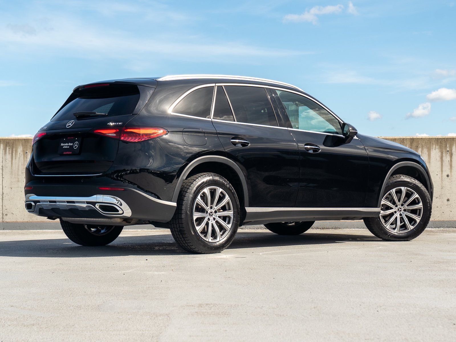 Used 2023 Mercedes-Benz GLC 300 4MATIC image 5