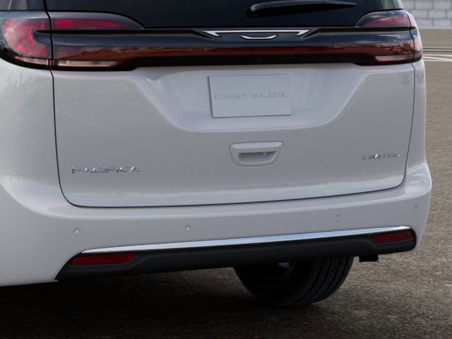 New 2027 Chrysler Pacifica Select FWD image 13