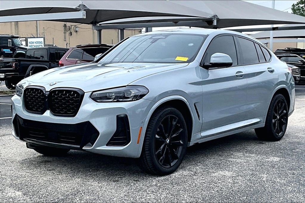 Used 2025 BMW X4 xDrive30i w/ Premium Package AWD/4WD image 2