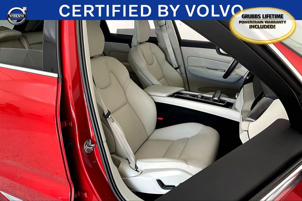 Certified 2023 Volvo XC60 B5 Plus AWD/4WD image 11