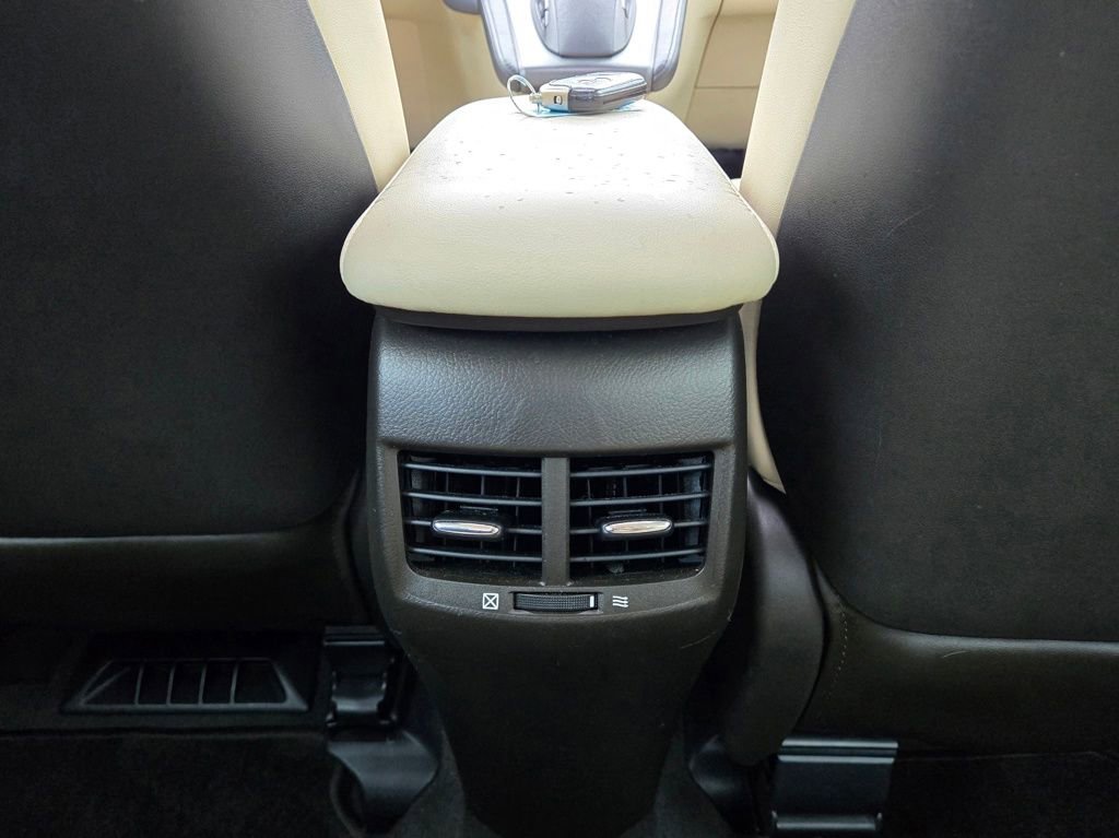 Used 2010 Lexus HS 250h image 39