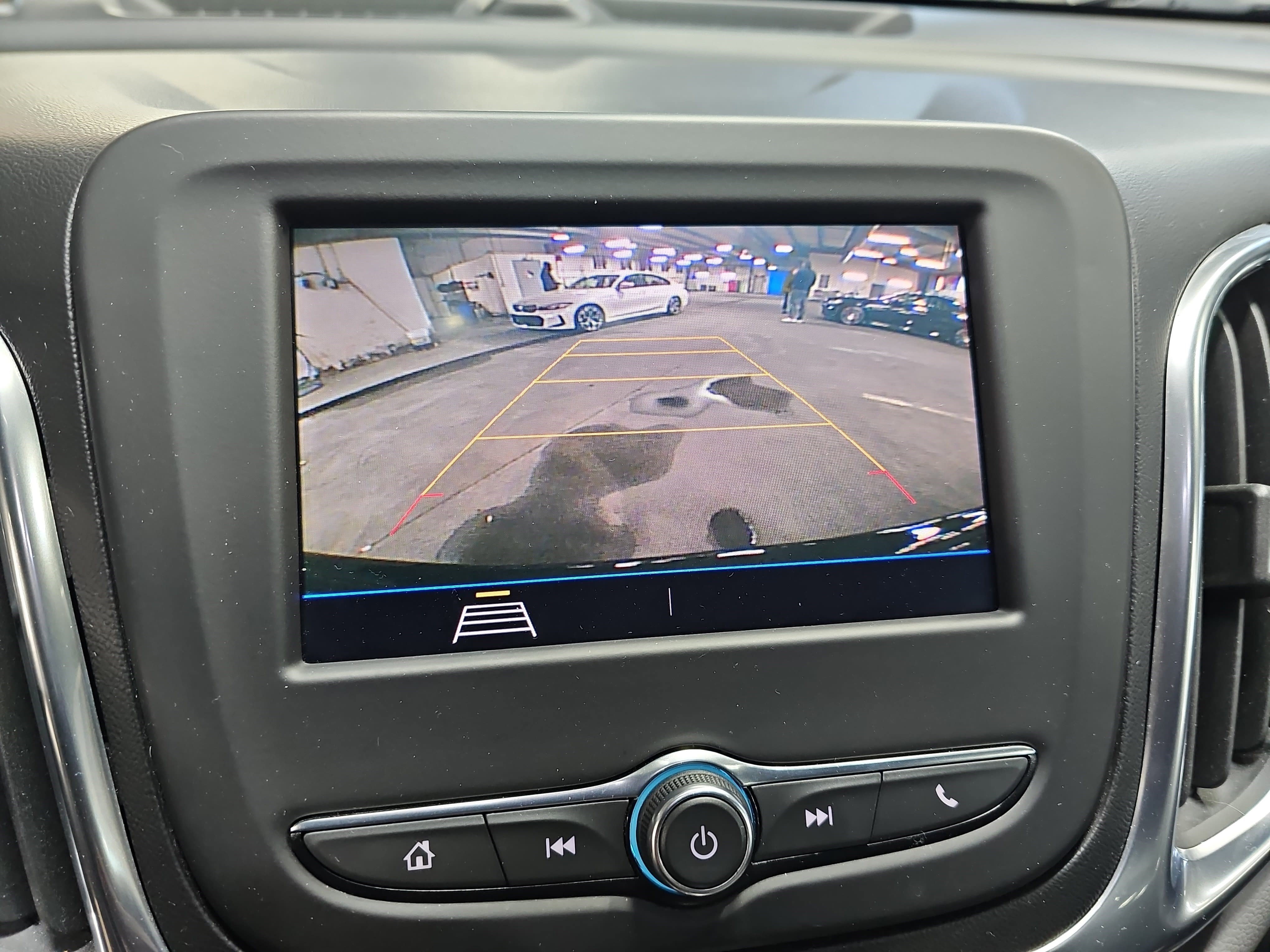 Used 2021 Chevrolet Equinox LT image 24