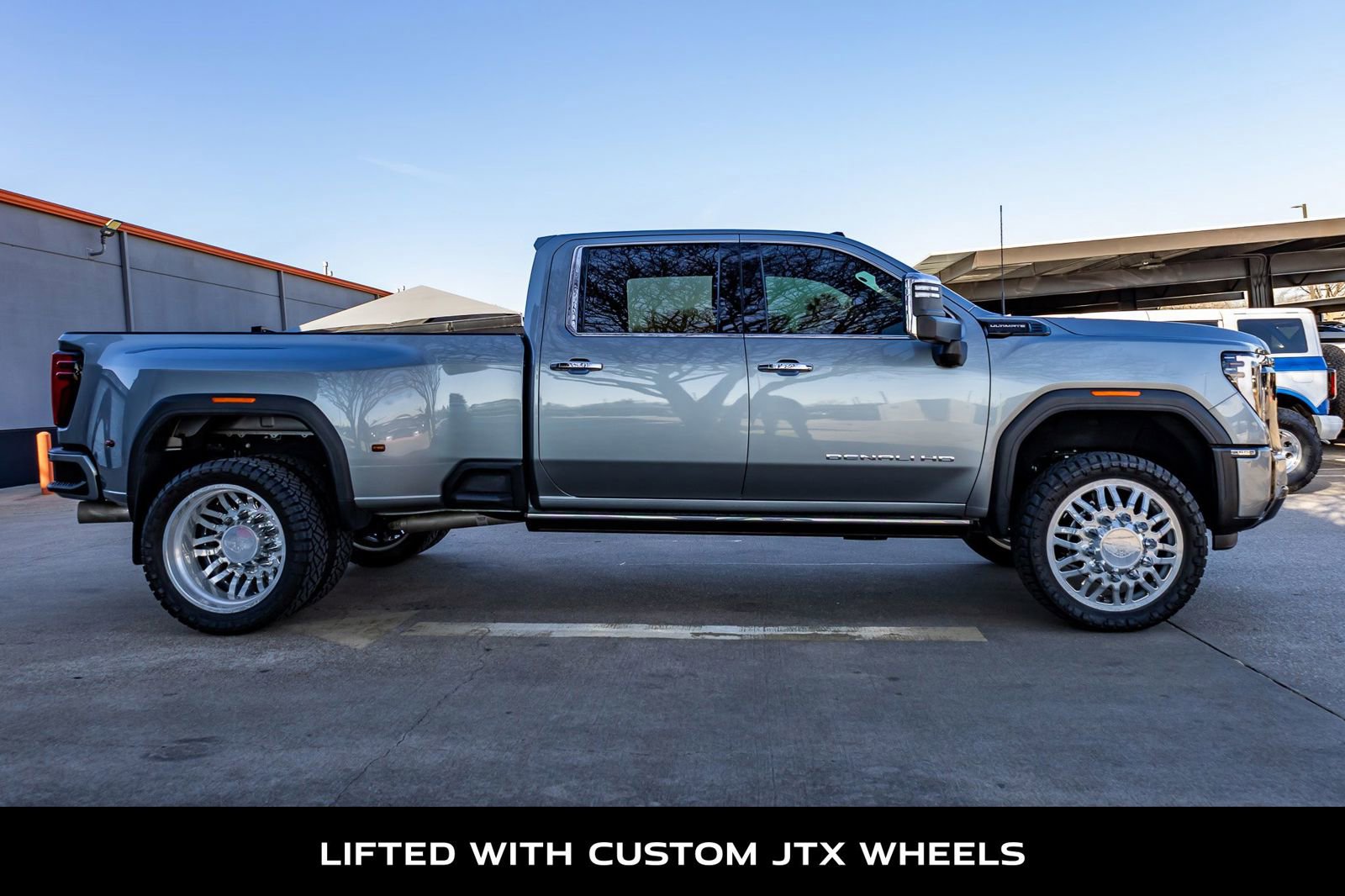 Used 2024 GMC Sierra 3500 Denali Ultimate AWD/4WD image 10