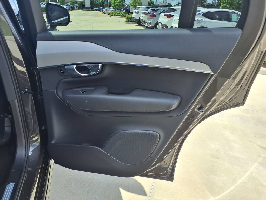 Certified 2025 Volvo XC90 B5 Core w/ Protection Package Premier AWD/4WD image 21