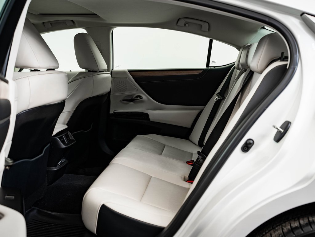 Certified 2023 Lexus ES 250 w/ Premium Package image 43