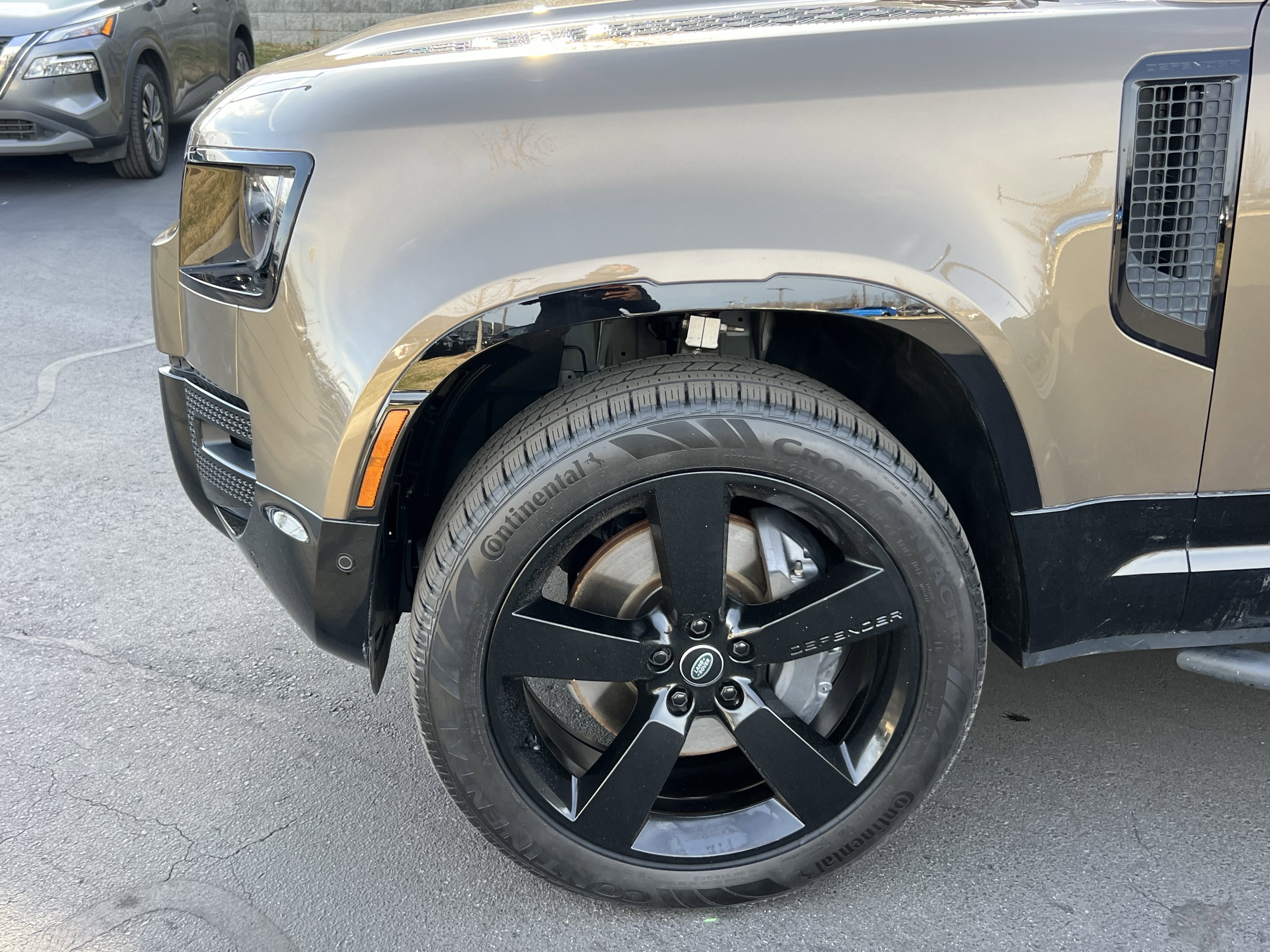 Certified 2024 Land Rover Defender 110 X-Dynamic SE image 12