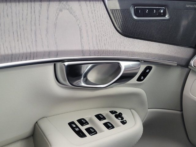 New 2026 Volvo XC90 B6 Ultra w/ Protection Package AWD/4WD image 27