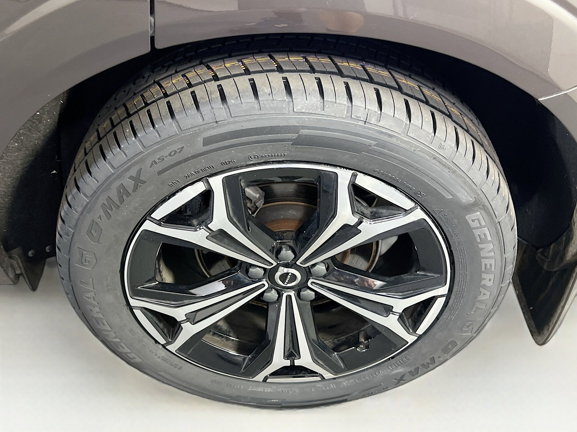 Used 2022 Volvo XC60 B5 Momentum image 29