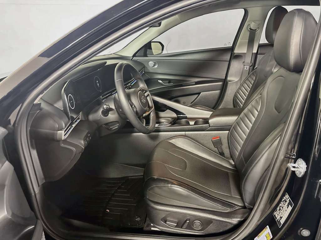 Used 2023 Hyundai Elantra Limited FWD image 11