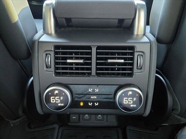 Used 2025 Land Rover Discovery Dynamic SE AWD/4WD image 18