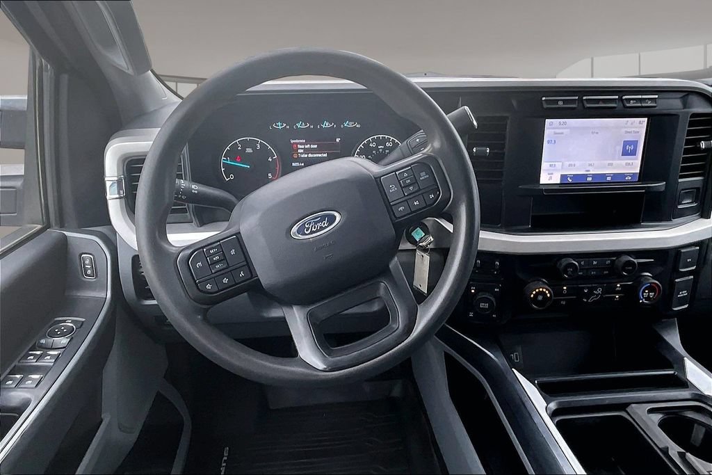Used 2023 Ford F250 XLT w/ FX4 Off-Road Package AWD/4WD image 5