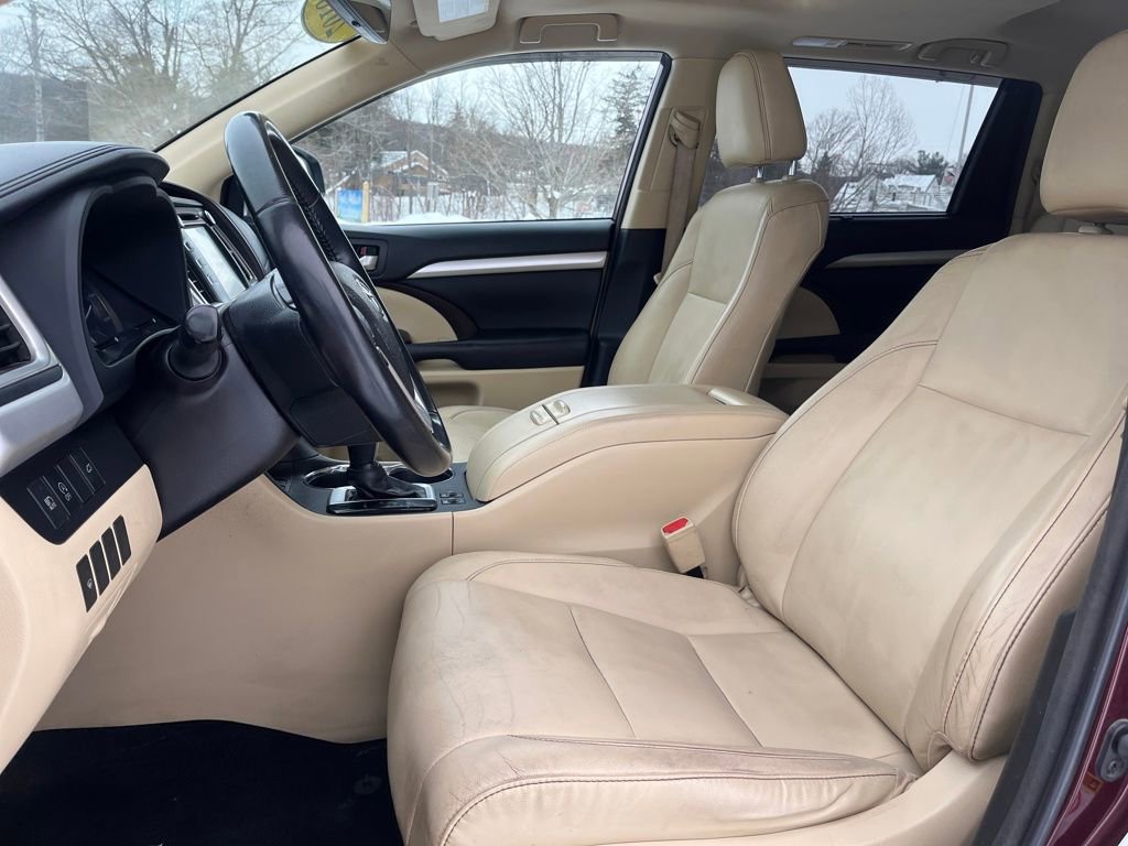 Used 2018 Toyota Highlander XLE AWD/4WD image 15