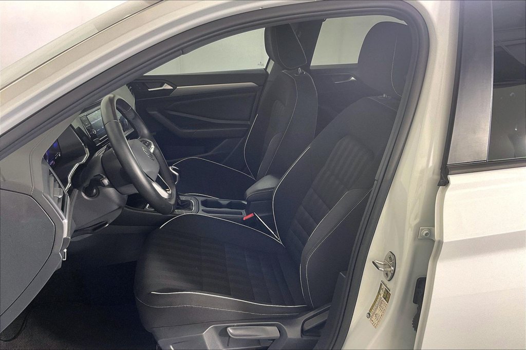 Used 2024 Volkswagen Jetta Sport FWD image 30
