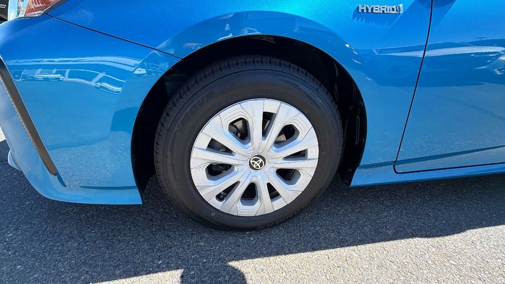 Used 2022 Toyota Prius L Eco FWD image 10
