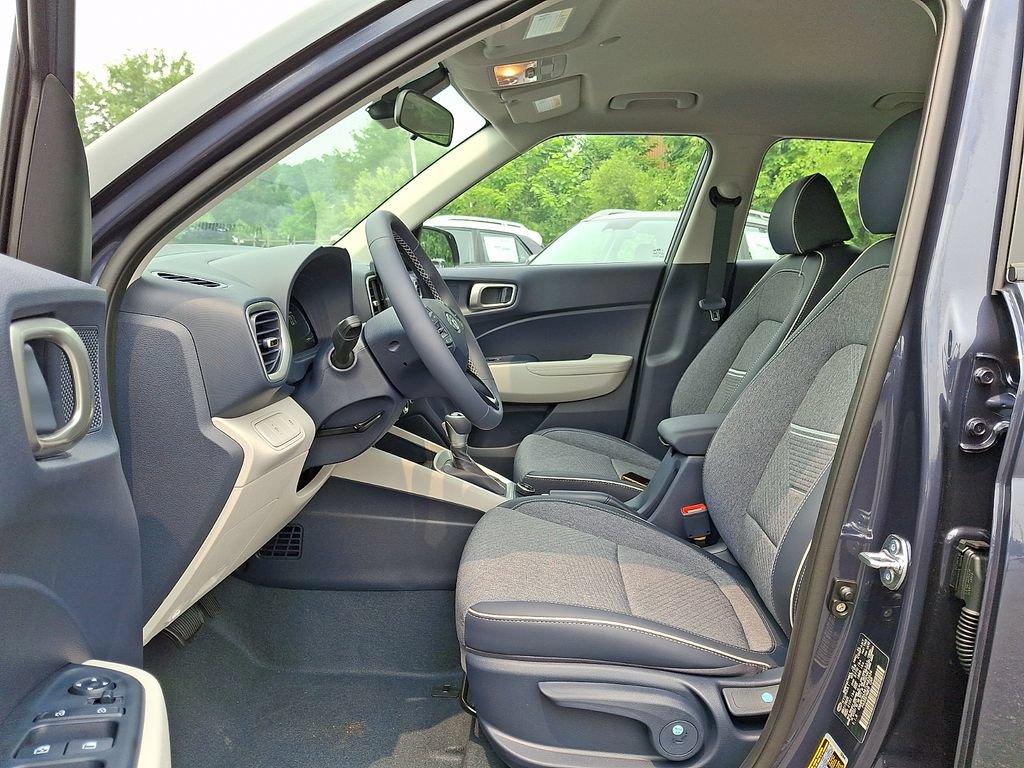 New 2026 Hyundai Venue SEL FWD image 10