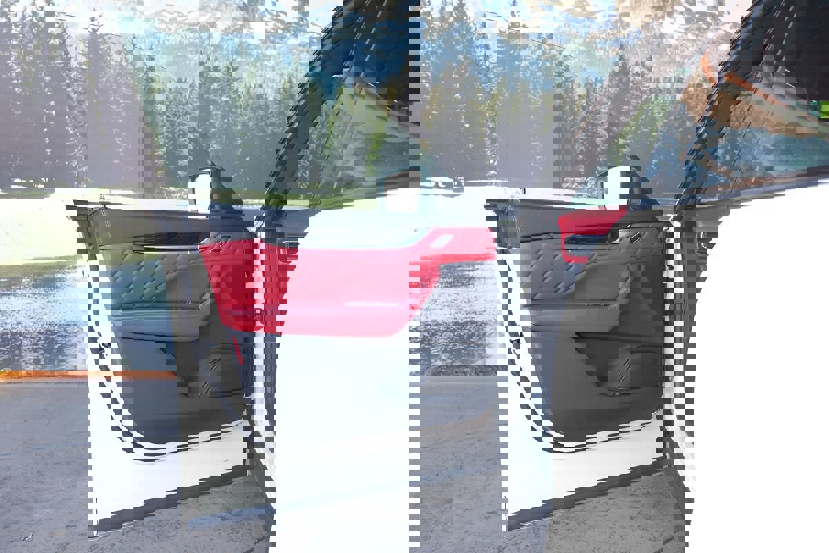 Used 2022 Maserati Levante Modena image 11