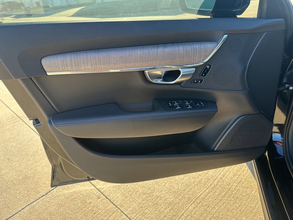 Used 2024 Volvo S90 B6 Plus image 13