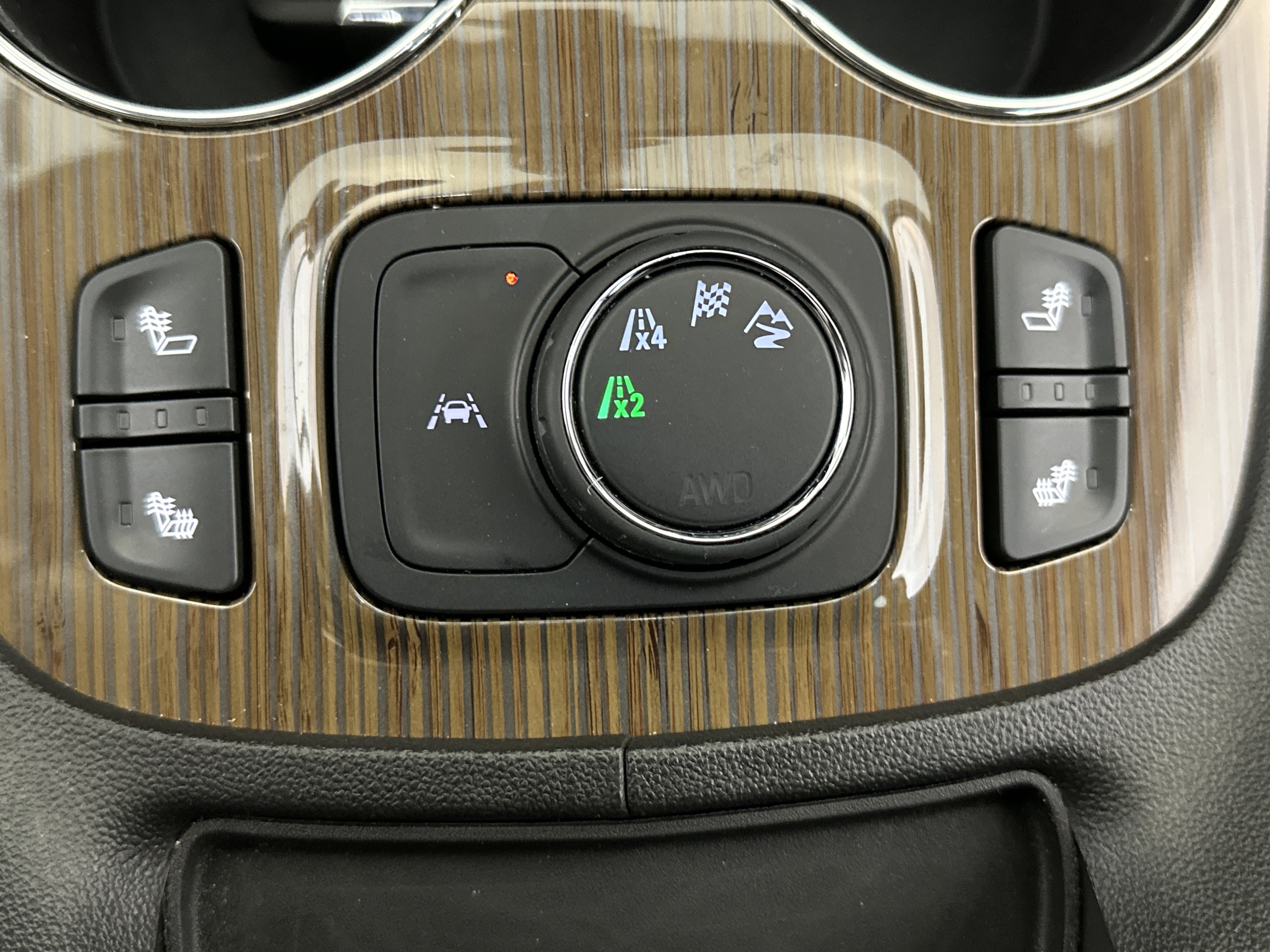 Certified 2023 GMC Acadia SLE w/ Driver Convenience Package image 28