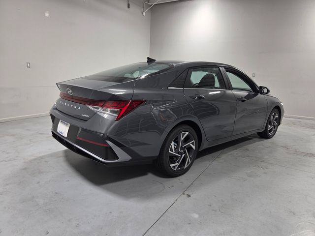 New 2026 Hyundai Elantra Limited FWD image 12