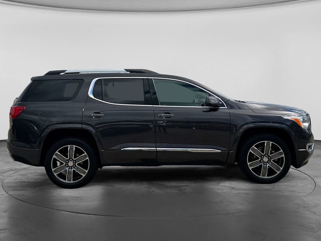 Used 2018 GMC Acadia Denali w/ Technology Package AWD/4WD image 10